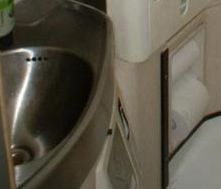 Toilettenpapier im Flugzeug MD 80